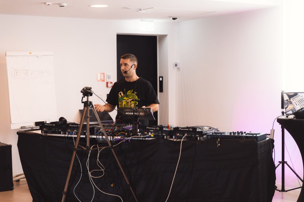 DJ Masterclass Predavač - DJ Jock Hrvatska