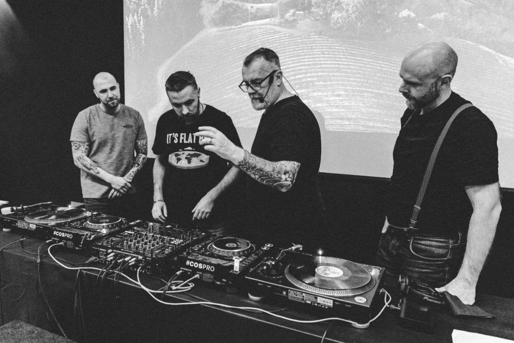 DJ Masterclass by DJ Matthew Bee - Media Feature MIXMAGADRIA